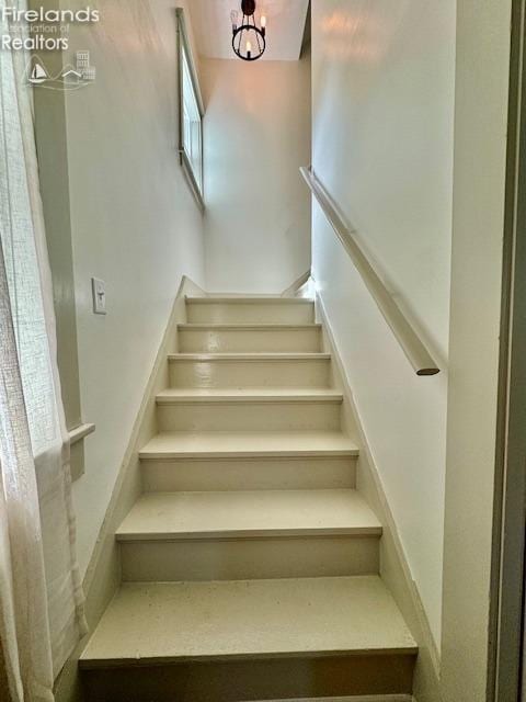 1026 Claremont Ave, Ashland, OH 44805 - view of stairway