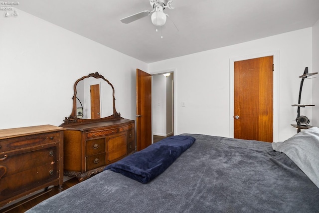bedroom featuring a ceiling fan