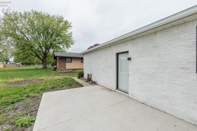 412 E 10th St, Port Clinton, OH 43452 - view of patio