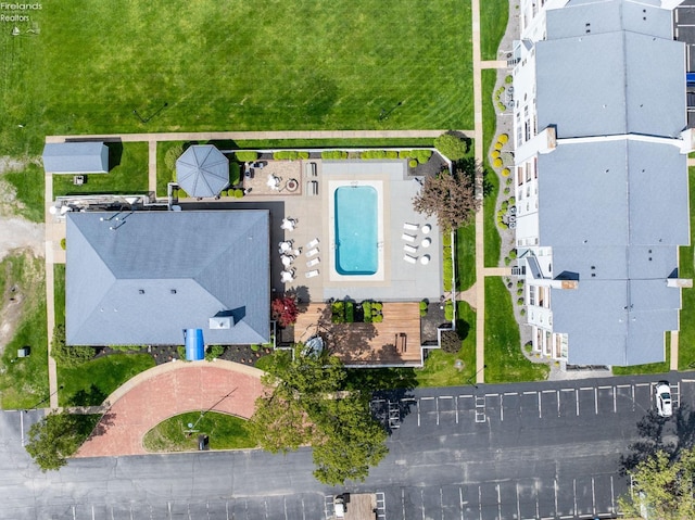 264 Clinton Reef Dr, Port Clinton, OH 43452 - bird's eye view of a pool
