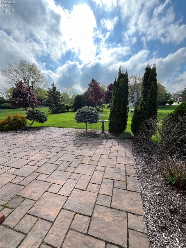 378 Lelar St, Tiffin, OH 44883 - view of patio / terrace