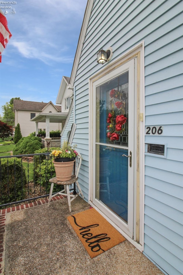 206 Lincoln Dr, Port Clinton, OH 43452 - view of property entrance