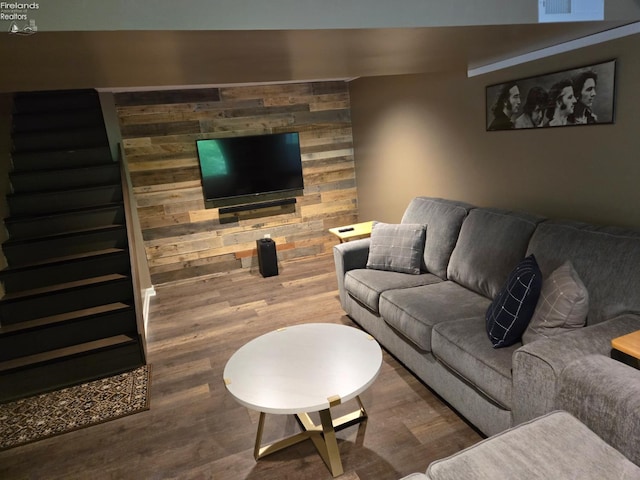 29 Scheiber St, Tiffin, OH 44883 - living area featuring wood finished floors