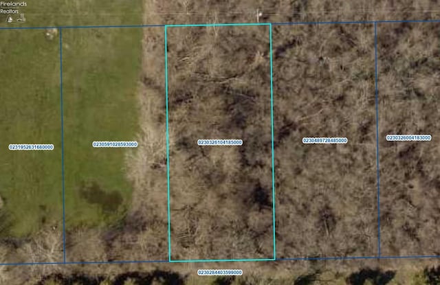 90 Anchor Ln, Middle Bass Island, OH 43446