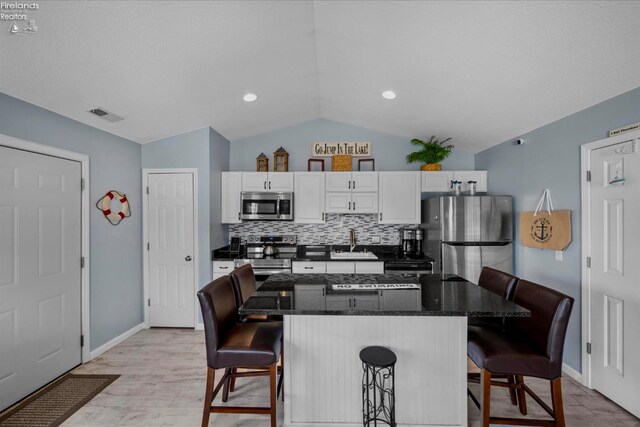 7 N Schooner Point Dr, Port Clinton, OH 43452