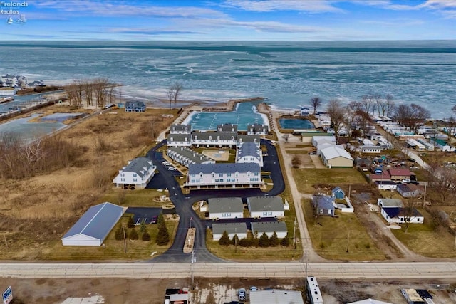 7 N Schooner Point Dr, Port Clinton, OH 43452