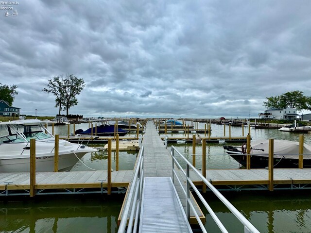 7 N Schooner Point Dr, Port Clinton, OH 43452
