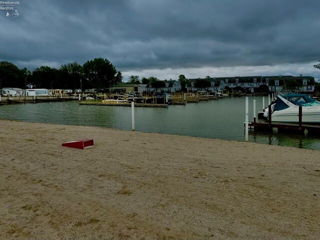 7 N Schooner Point Dr, Port Clinton, OH 43452