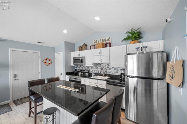 7 N Schooner Point Dr, Port Clinton, OH 43452