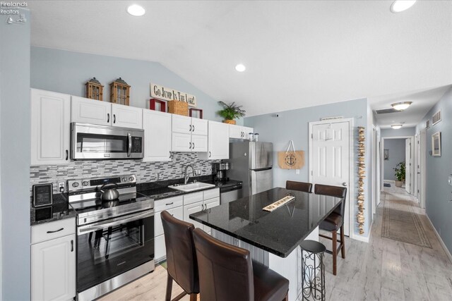 7 N Schooner Point Dr, Port Clinton, OH 43452