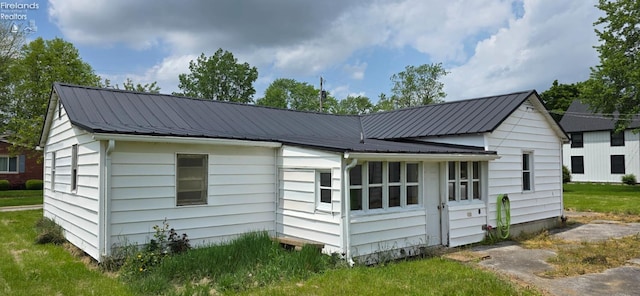 1037 Fishlock Ave, Findlay, OH 45840 - rear view of property with metal roof