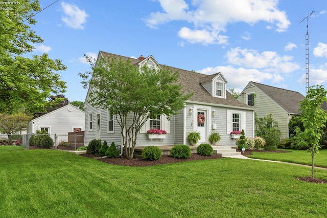 625 Laurel Ave, Port Clinton, OH 43452 - cape cod-style house with roof with shingles
