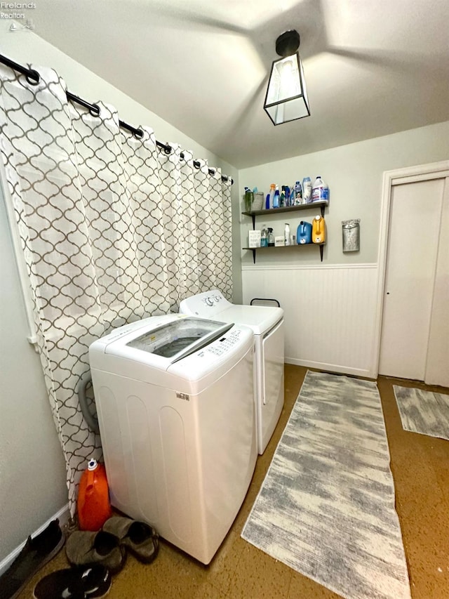 1432 River Dr, Fremont, OH 43420 - clothes washing area with washer and dryer and wainscoting