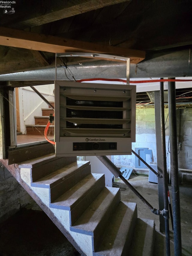 91 1st Ave, Tiffin, OH 44883 - view of staircase