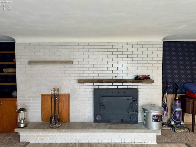 104 N Wood St, Fremont, OH 43420 - detailed view of a fireplace