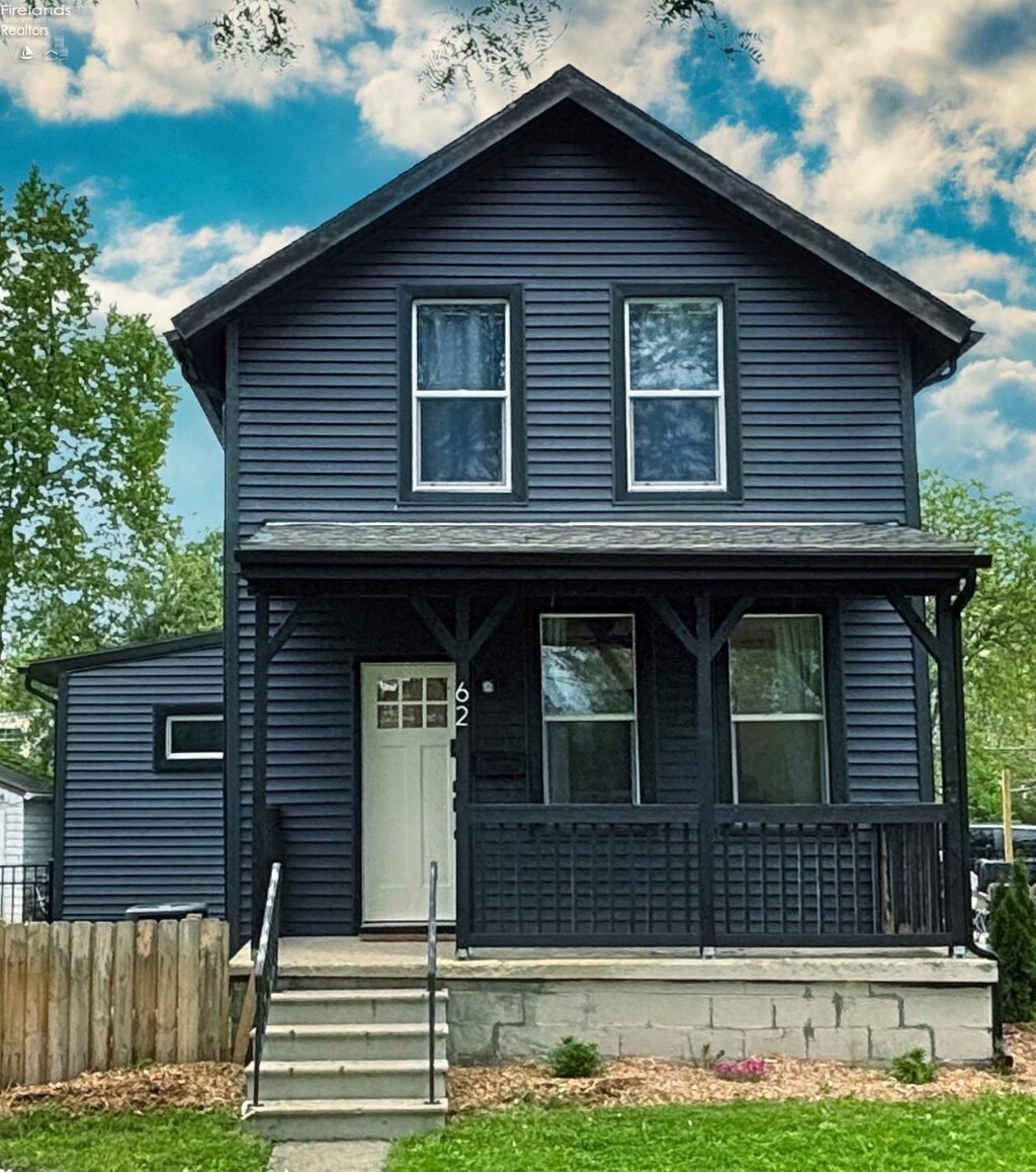 62 Locust St, Oberlin, OH 44189