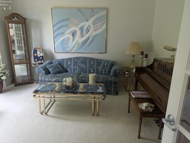 508 Snowy Egret Dr, Huron, OH 44839 - carpeted living area featuring baseboards