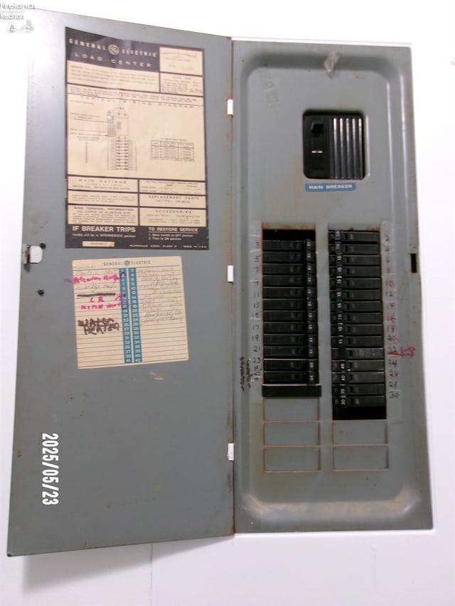126 E Ottawa St, Oak Harbor, OH 43449 - utilities with electric panel