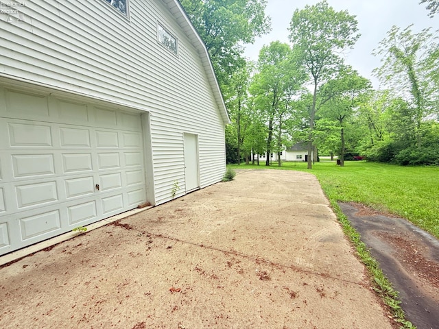 9343 E Bayshore Rd, Marblehead, OH 43440 - garage featuring concrete driveway