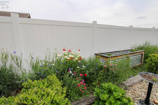 134 Hobson St, Bellevue, OH 44811 - view of yard