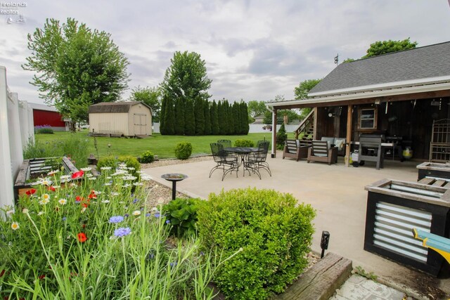134 Hobson St, Bellevue, OH 44811 - view of patio / terrace with an outdoor hangout area