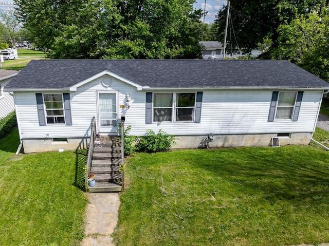 725 N 5th St, Fremont, OH 43420 - ranch-style home with a front yard, roof with shingles, and crawl space