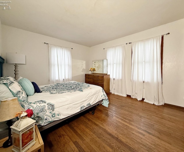 31 Mohawk St, Tiffin, OH 44883 - bedroom with wood finished floors and baseboards