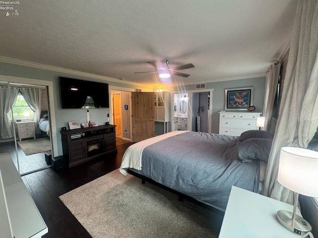505 E Stoneplace Dr, Sandusky, OH 44870 - bedroom with ornamental molding, dark wood-style floors, and ceiling fan