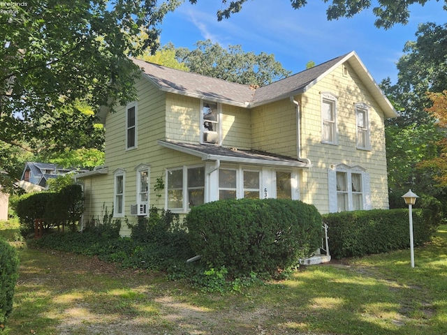 635 Walnut Ave, Lakeside, OH 43440 - view of front of property featuring a shingled roof
