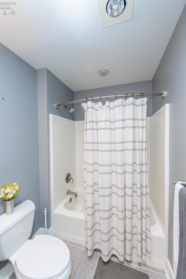 1402 Newman Ave, Lakewood, OH 44107 - full bath with shower / bath combo and tile patterned flooring