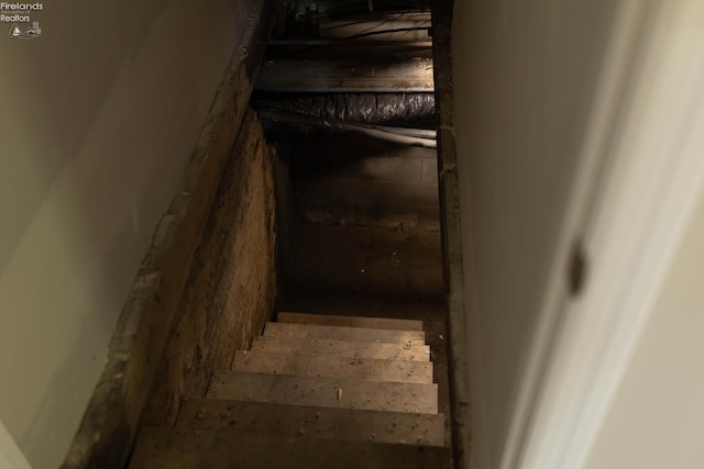 15 Abbott St, Wakeman, OH 44889 - view of stairway