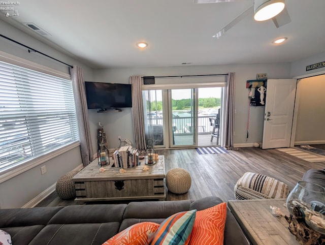 2620 S Waterside Ct Unit 622, Marblehead, OH 43440 - living room featuring wood finished floors, a ceiling fan, and recessed lighting