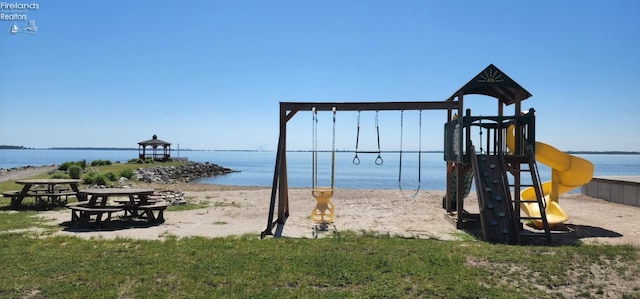2620 S Waterside Ct Unit 622, Marblehead, OH 43440 - community play area with a water view