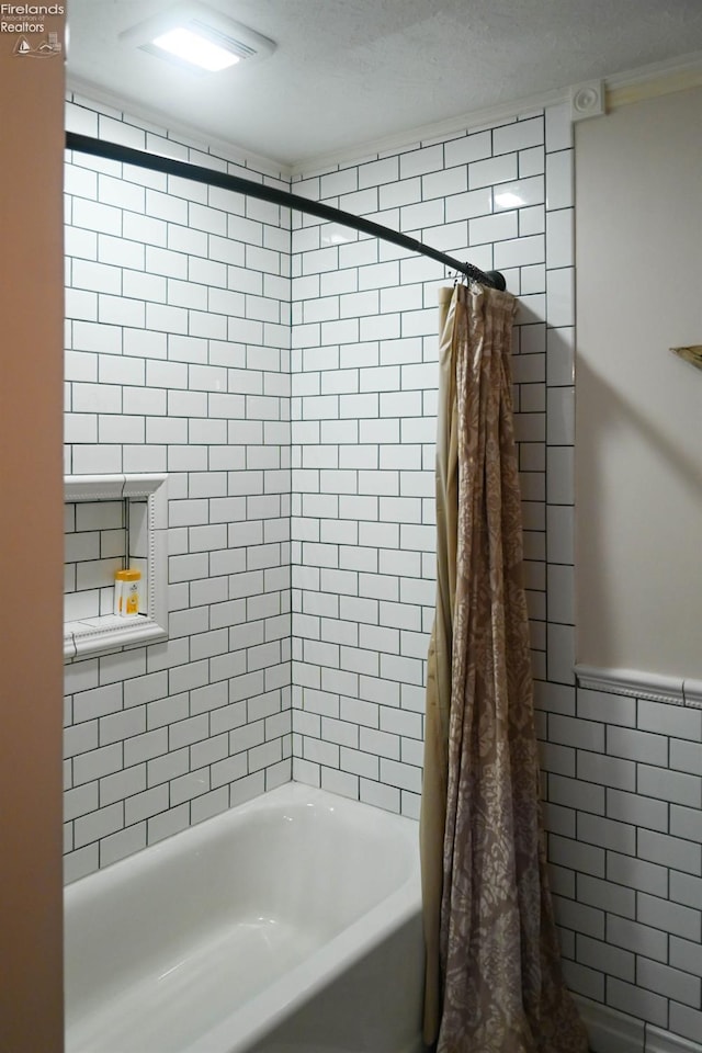 423 Leisure Dr, Huron, OH 44839 - full bathroom featuring tile walls and shower / bathtub combination with curtain