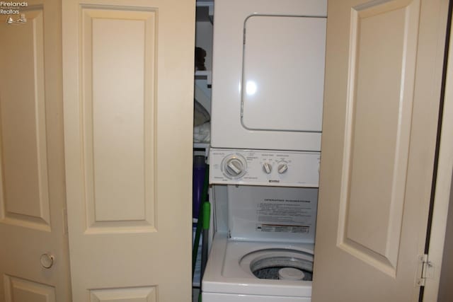 1507 Cleveland Rd Unit 423, Huron, OH 44839 - laundry area with estacked washer and dryer