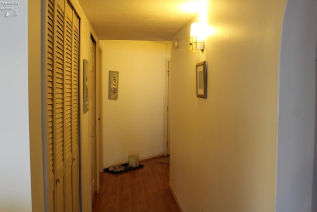1507 Cleveland Rd Unit 423, Huron, OH 44839 - hallway featuring wood finished floors
