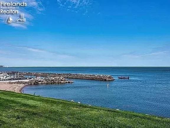 1507 Cleveland Rd Unit 423, Huron, OH 44839 - water view