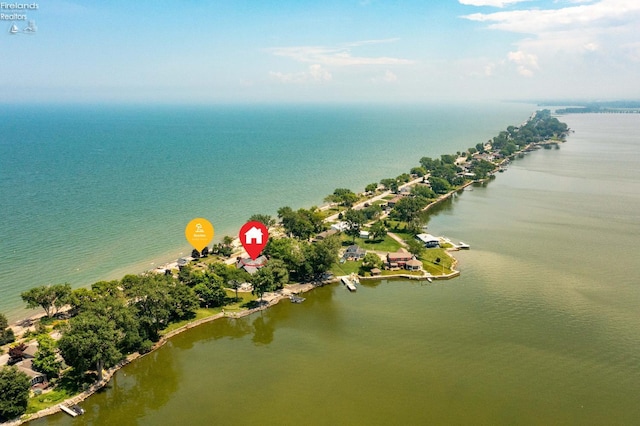 1115 Cedar Point Rd, Sandusky, OH 44870 - aerial view of property and surrounding area featuring a large body of water