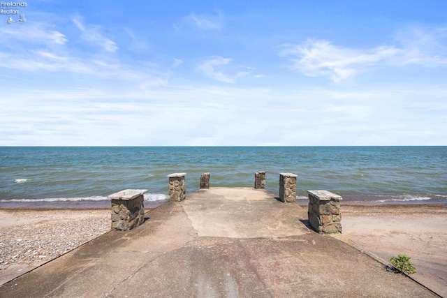 1115 Cedar Point Rd, Sandusky, OH 44870 - water view featuring local beach
