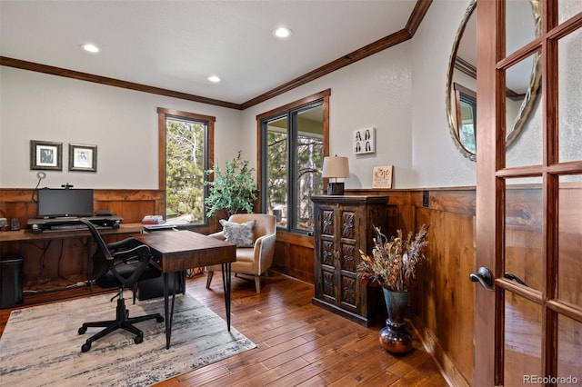 home office with crown molding, wainscoting, hardwood / wood-style floors, and recessed lighting