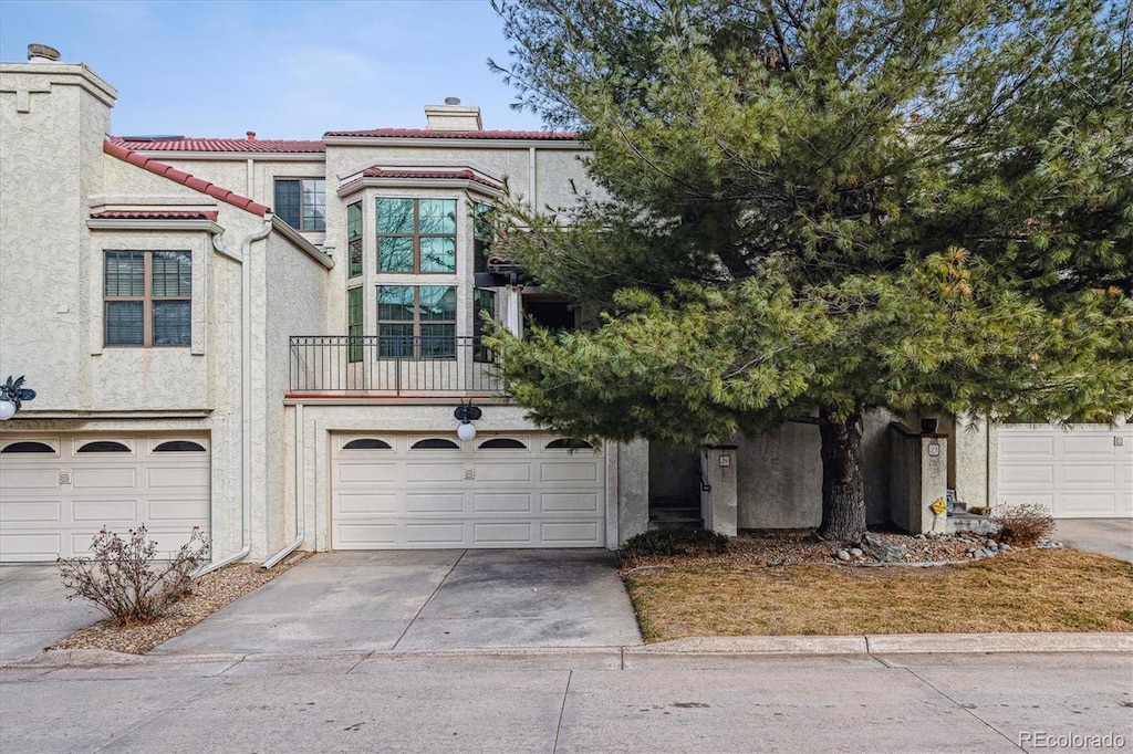 view of front of house featuring a garage