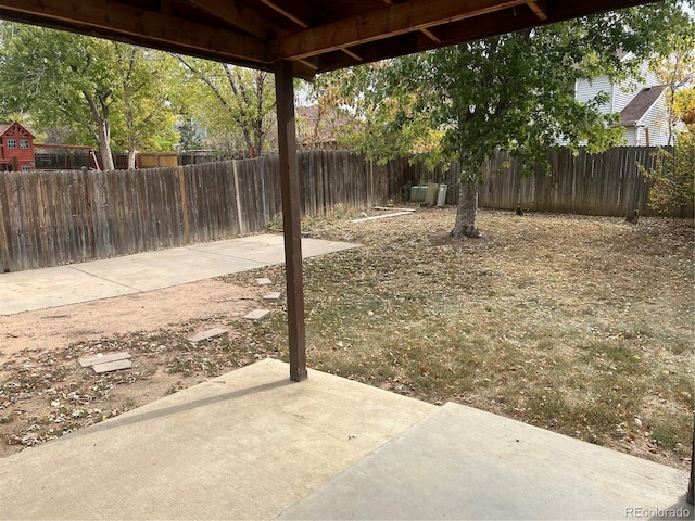 view of yard with a patio area