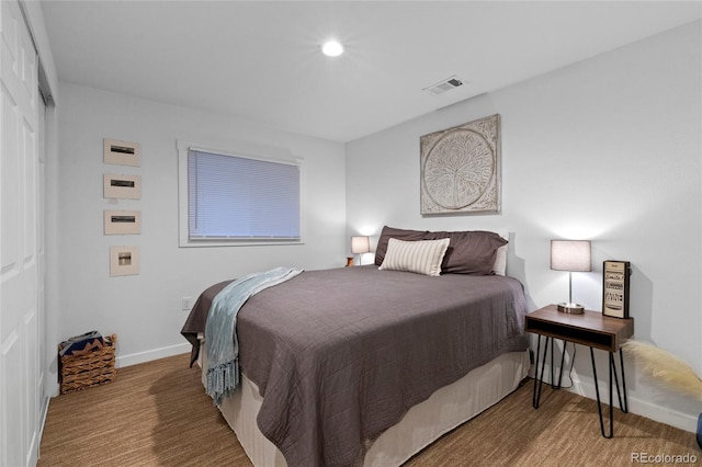 bedroom with visible vents, baseboards, and recessed lighting