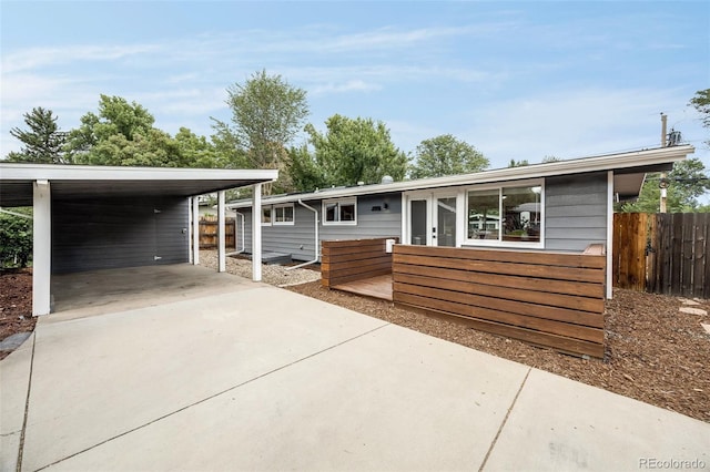 view of front facade featuring a carport