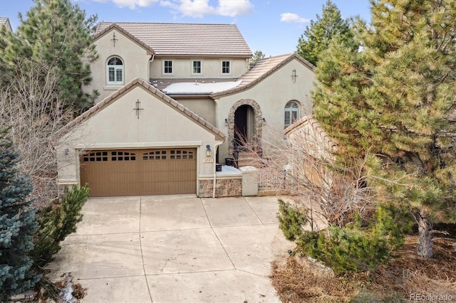 view of front of house featuring a garage