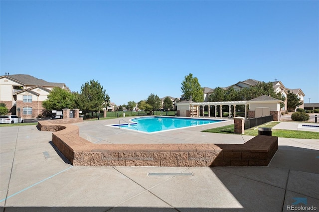 view of swimming pool