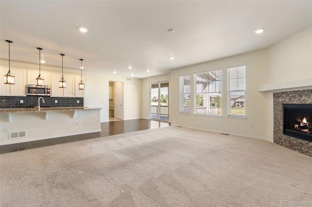 living room with carpet flooring