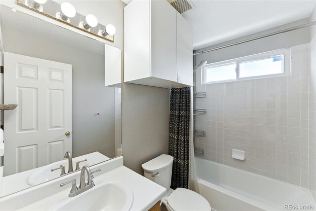 10116 Wyandott Cir, Denver, CO 80260 - full bath with shower / tub combo with curtain and vanity