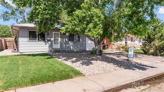303 Chestnut St, Fort Morgan, CO 80701 - photo 3