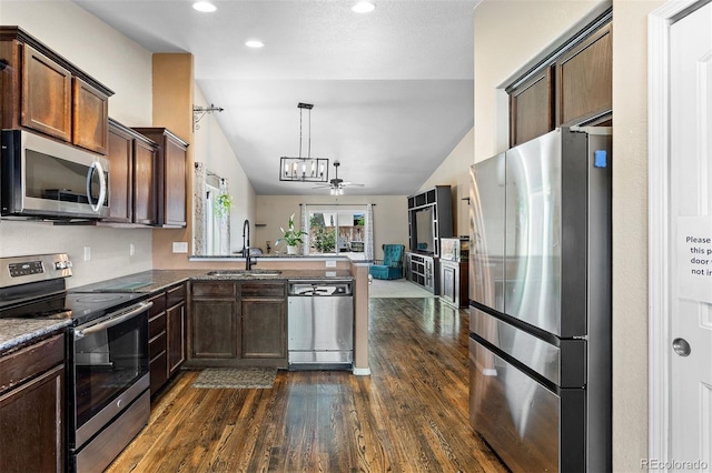 2556 Hannah Ridge Dr, Colorado Springs, CO 80922 - photo 3